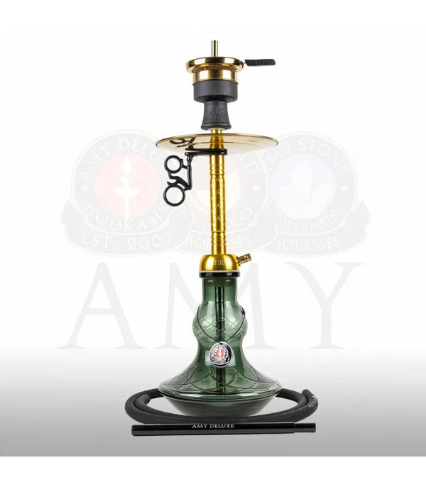 Amy Deluxe 122.02 shisha in goud en zwart, complete shisha set met zwarte glazen vaas en goudkleurige RVS rookkolom, vooraanzicht