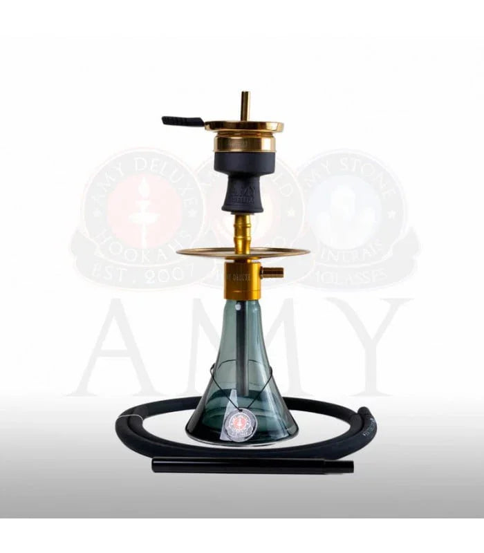 Amy Deluxe Alu Cone Mini hookah zwart goud 40 cm vooraanzicht