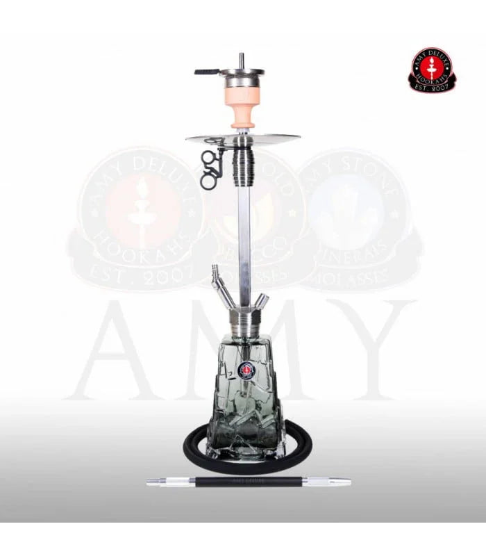 Amy Deluxe Crystalica medium hookah in het zwart met kristal-look glazen vaas